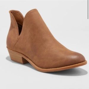 NWT | Universal Thread Cognac Nora Ankle Boots